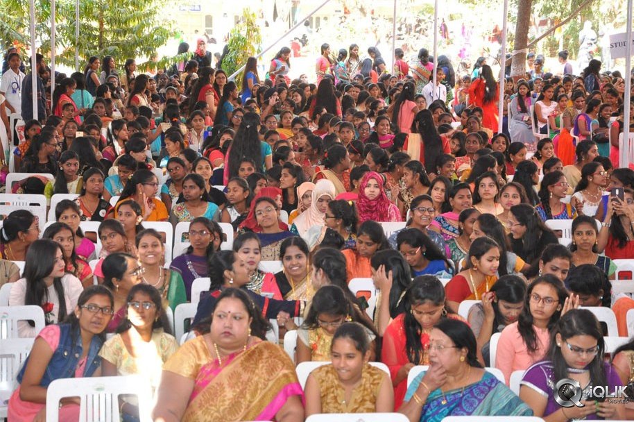 Manasuku-Nachindi-Movie-Team-At-Kasturba-Gandhi-College